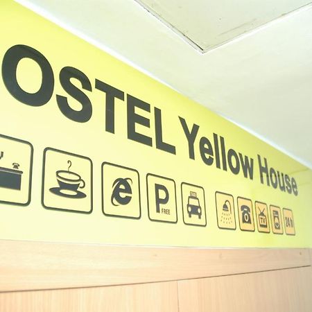 Yellow House Hostel Liov Exterior foto